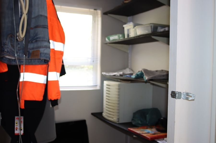 To Let 4 Bedroom Property for Rent in Kleinmond Western Cape